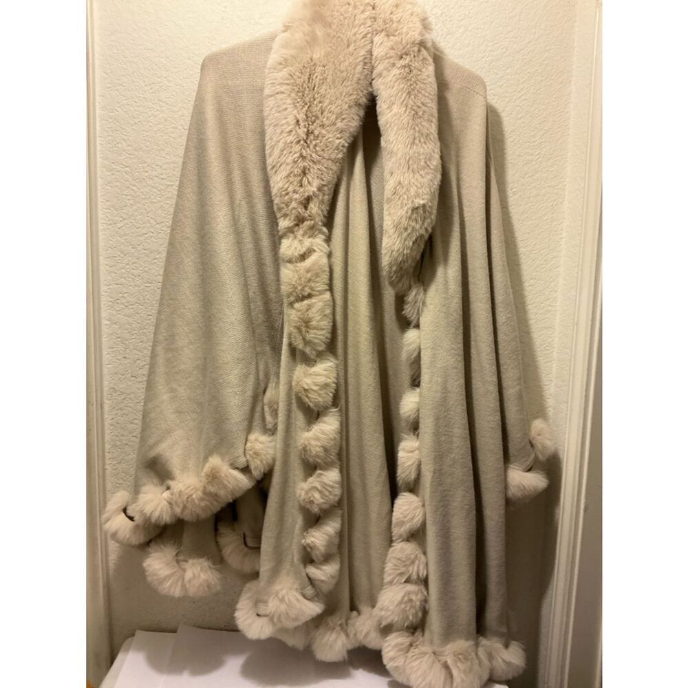 Cozy Cream Pom-Pom Poncho
Open Front Wrap Medium Small Large Acrylic - Picture 2 of 8